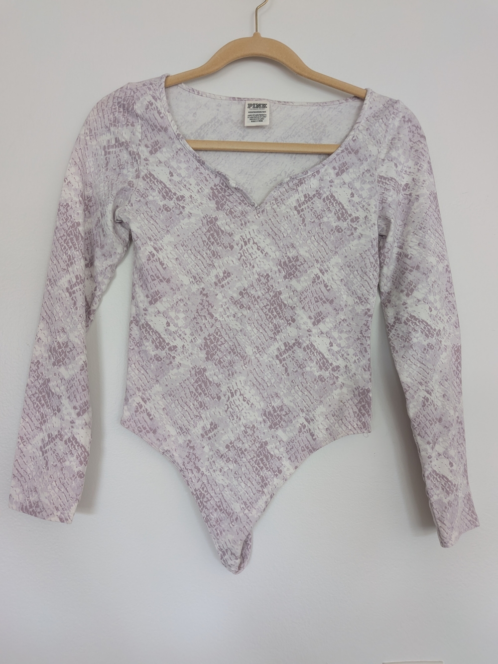 PINK Victoria's Secret Lavender Animal Print Long Sleeve Bodysuit XS gold detail